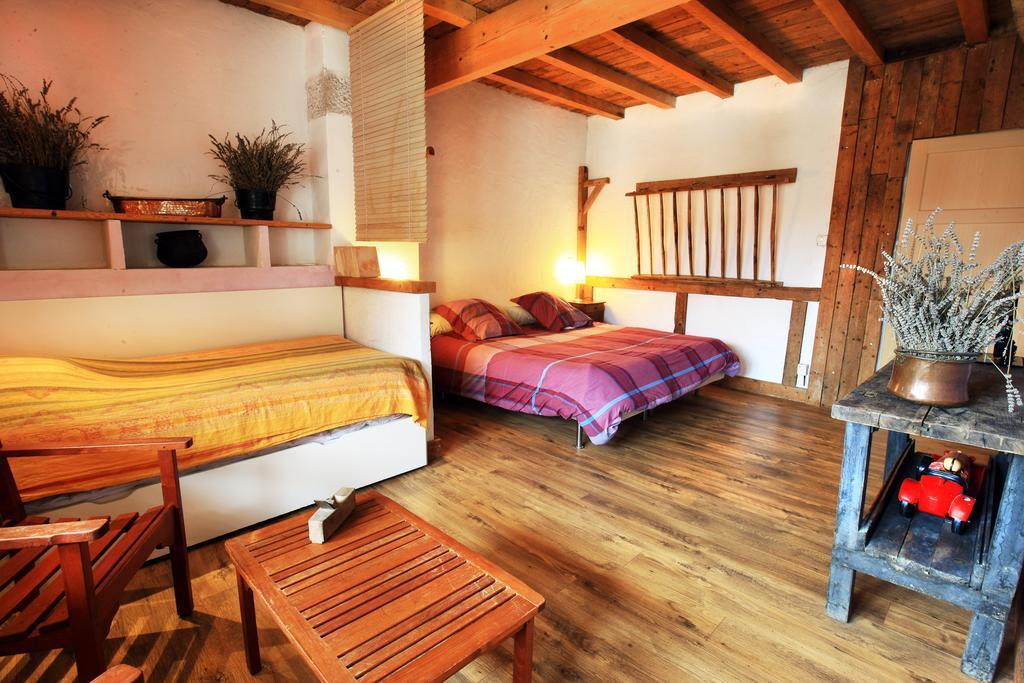 La Ferme Modele Hotel Châtillon-la-Palud Habitación foto